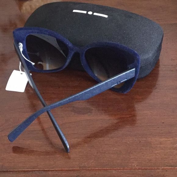 ITALIA SUNGLASSES VELVET BLUE WITH CRYSTAL - Picture 6 of 8